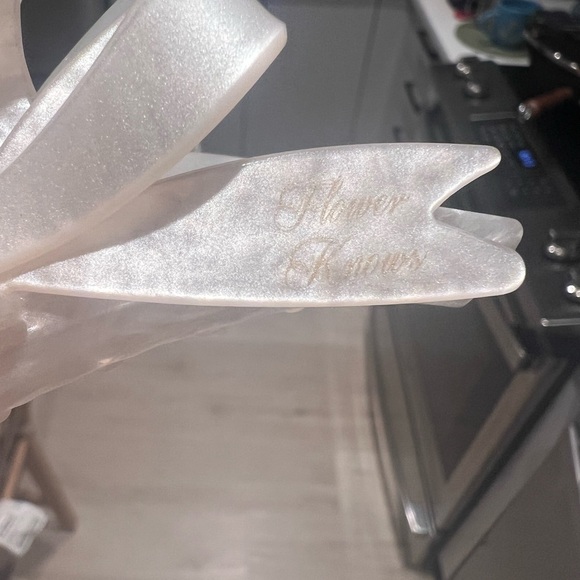 Floral Knows Pearlized Bow Hair Claw Clip Ivory Large Hair Clip Romantic NEW - Picture 5 of 6